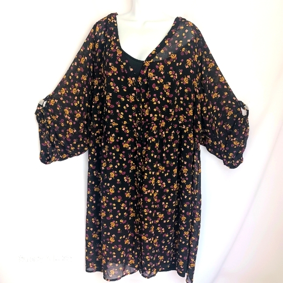 torrid Dresses & Skirts - TORRID Women's Black Dress Floral Print on a Sheer Overlay Plus Size 5X